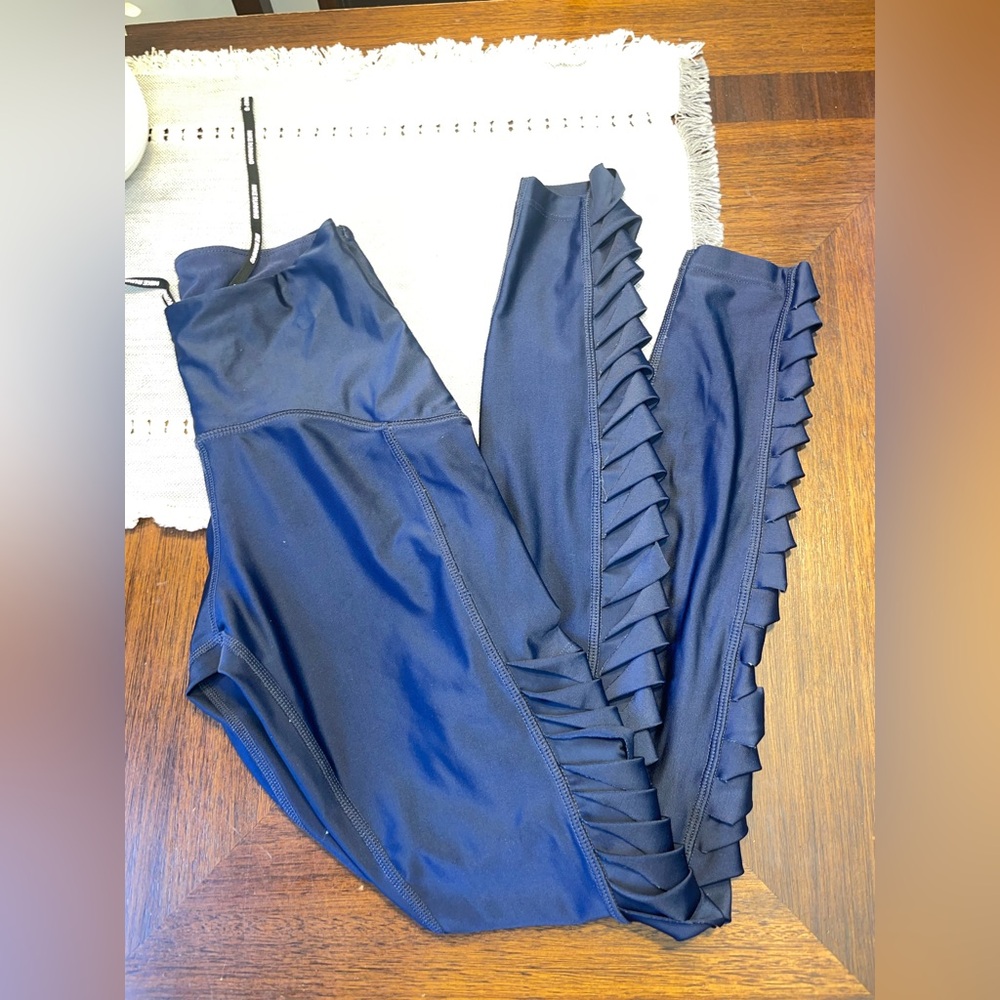 Nike Dri Fit Leggings XS Black Ruffle Trim Athletic Workout Pants High Rise